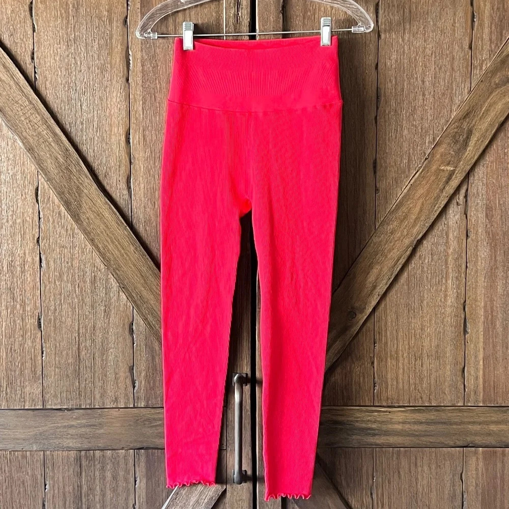 Spiritual Gangster Pink 7/8 Compression Ribbed Ruffle Hem Leggings Size XS/S EUC